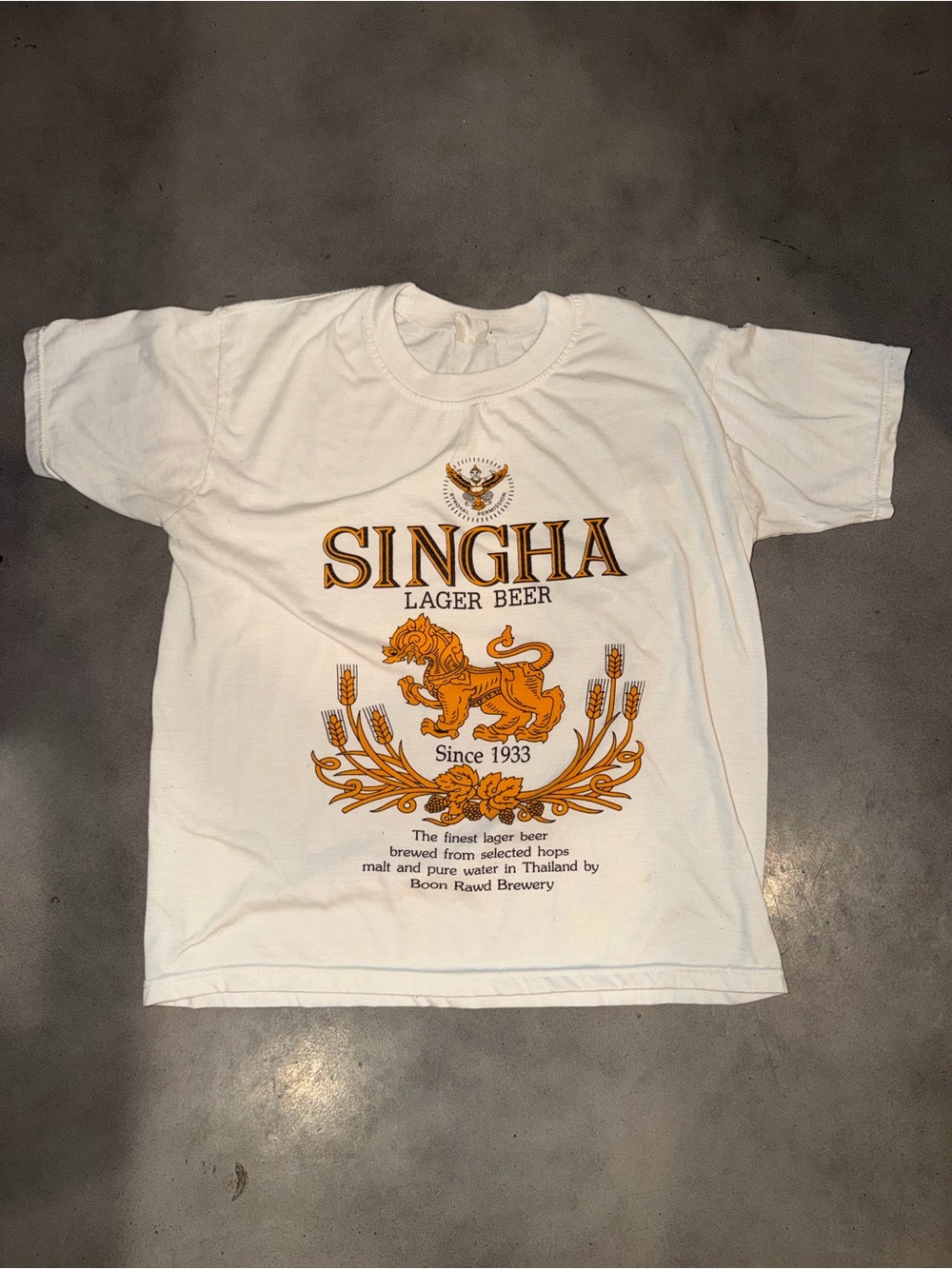 Singha Lager Beer Thailand Graphic Tee | White Souvenir T-Shirt | Women’s S/M